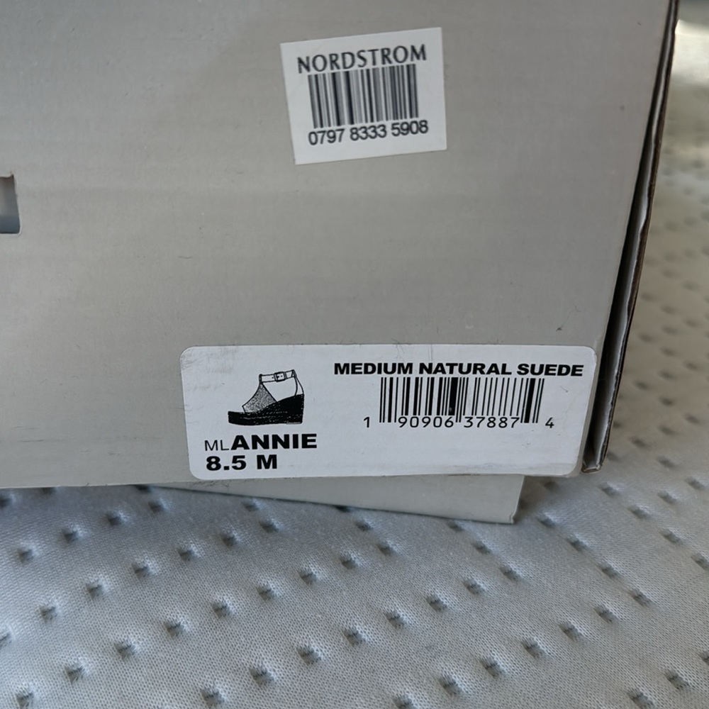 Excellent Used Condition With Box Marc Fisher Ann… - image 7